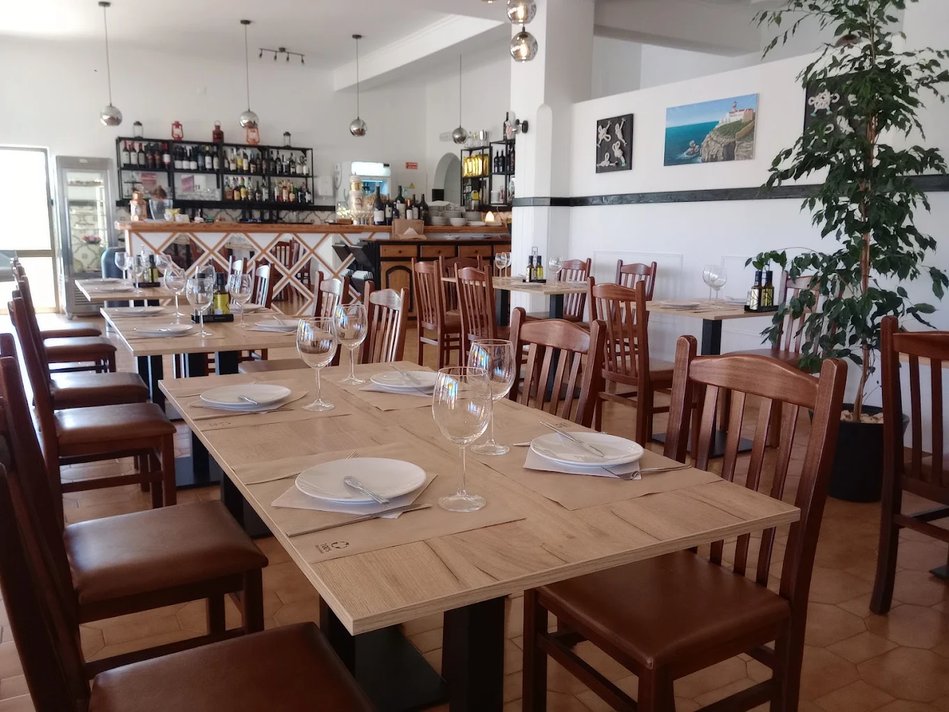 Sala do restaurante Pedra do Gigante em Sagres